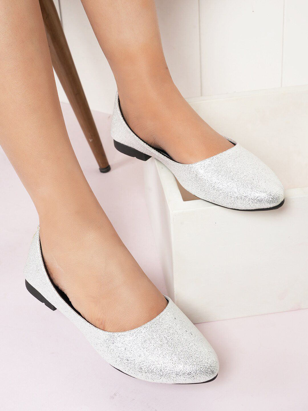 DressBerry Silver-Toned Textured Pointed Toe Ballerinas Flats