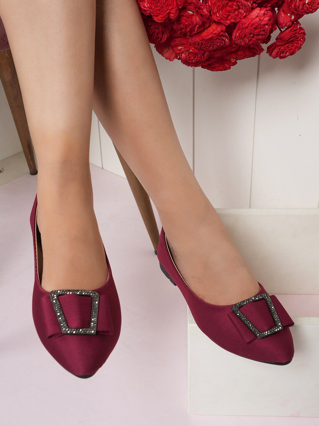 DressBerry Red Bows Detail Pointed Toe Ballerinas Flats