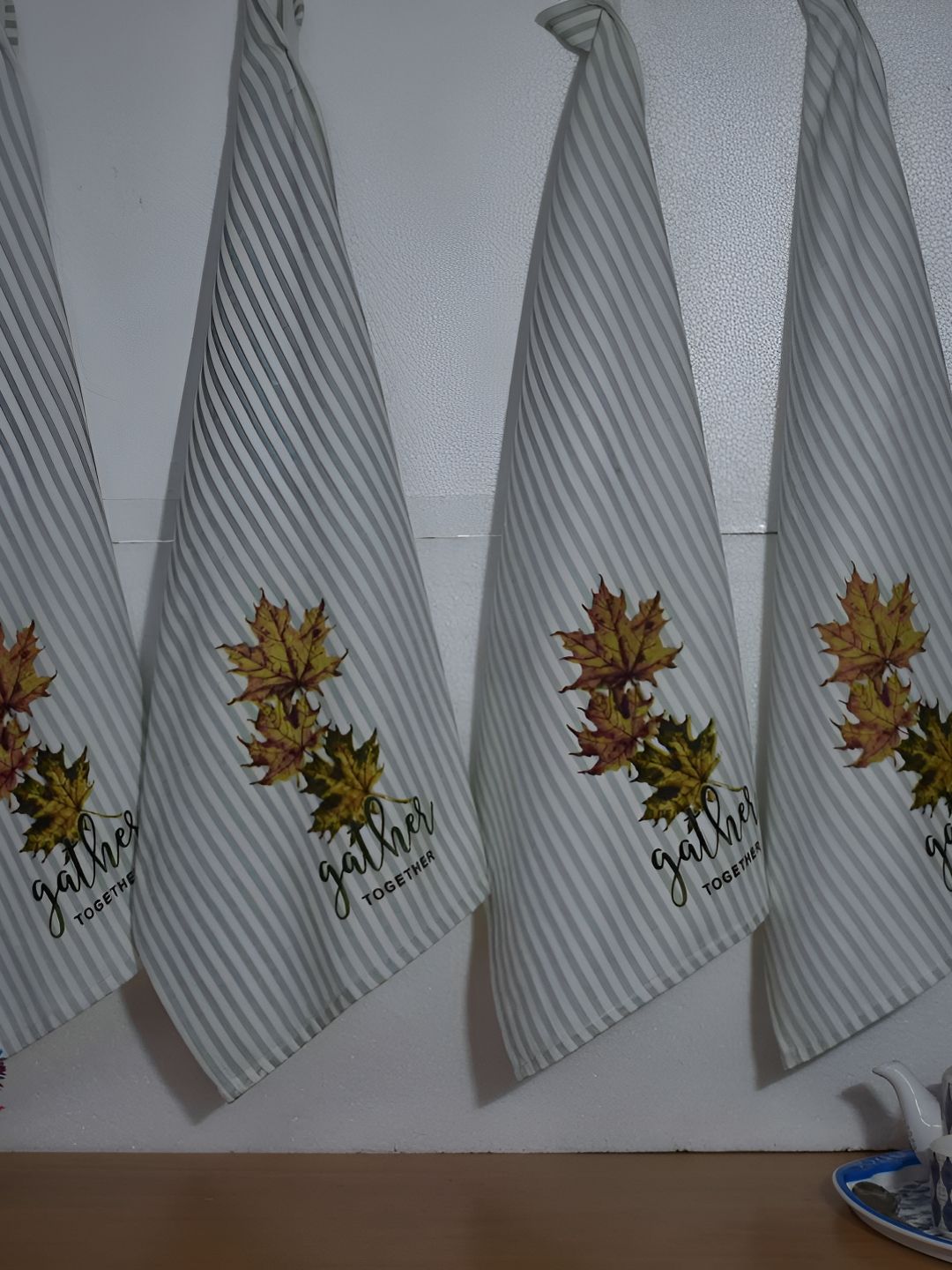 Aura White & Green 4 Pieces Striped 300 GSM Cotton Hand Towels