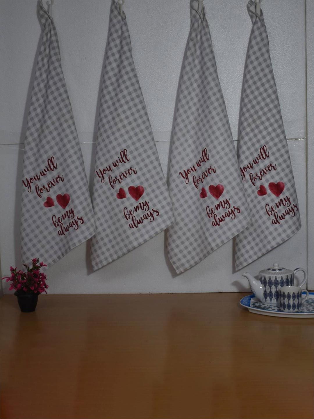 Aura Grey White 4 Pieces Checked 300 GSM Cotton Hand Towels