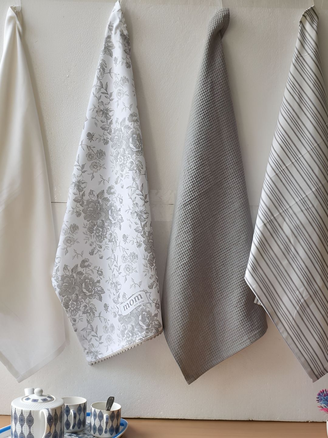 Aura TRIO White & Grey 4 Pieces Printed 210GSM Pure Cotton Hand Towels