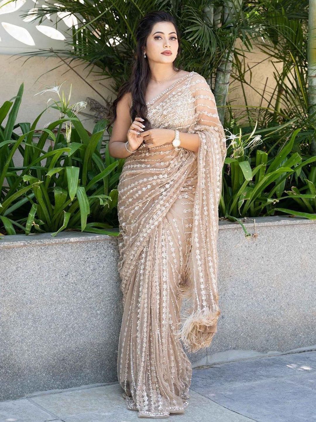 DIVASTRI Embellished Sequinned Net Saree Price in India