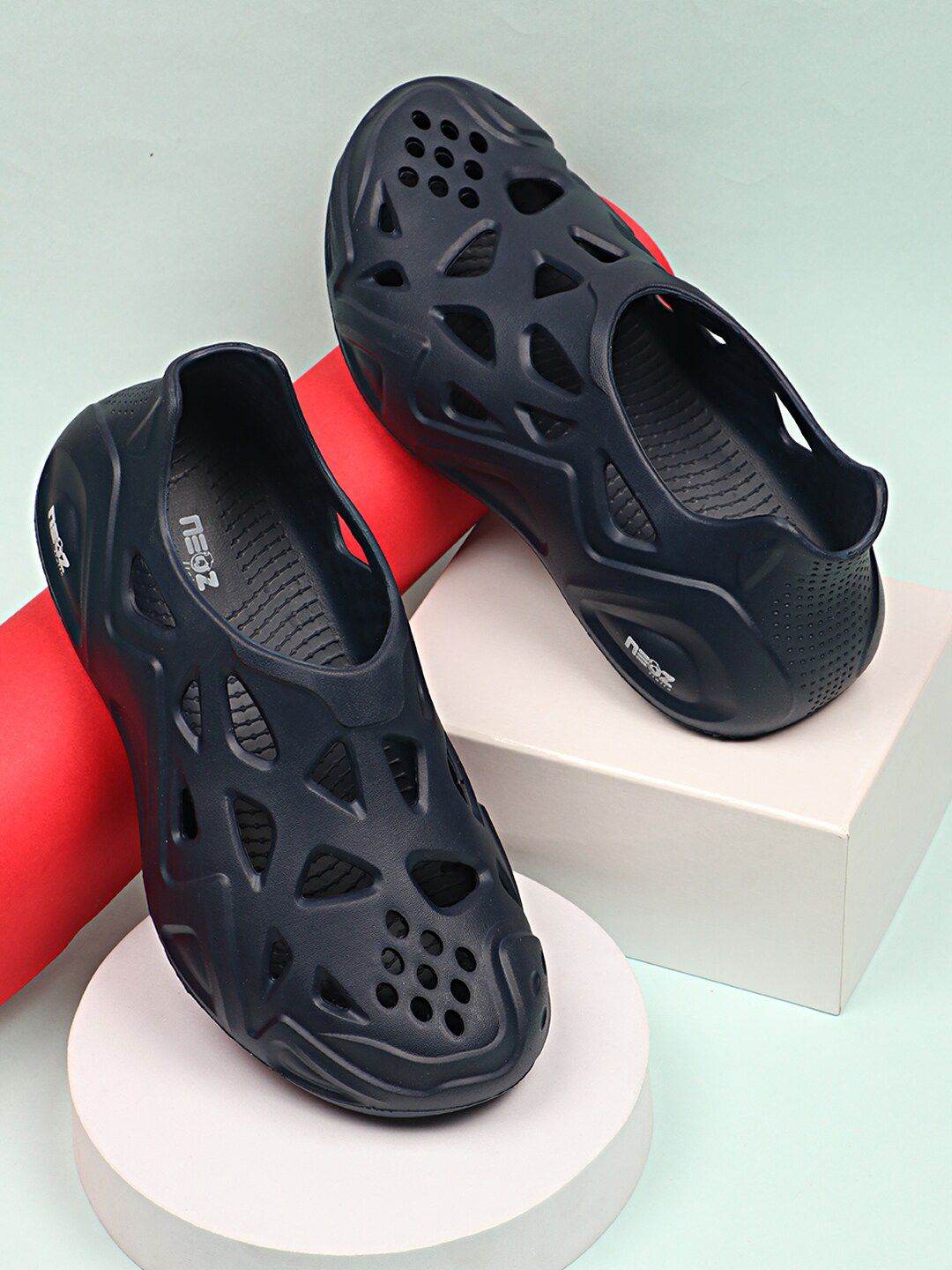 NEOZ Women Self-Design Clogs