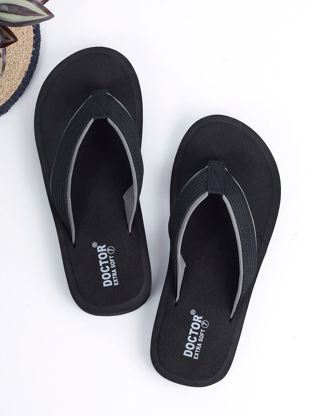 DOCTOR EXTRA SOFT Men Printed Anti Skid Thong Flip-Flops