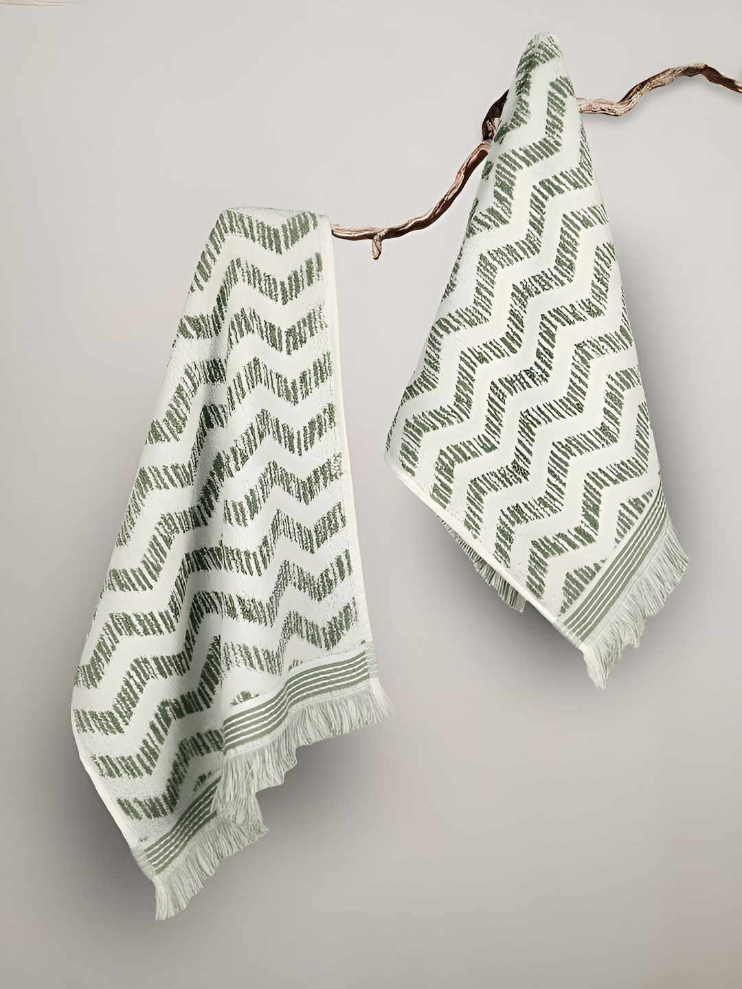 MYTRIDENT 2 Pieces Green & White Printed 500 GSM Pure Cotton Hand Towels