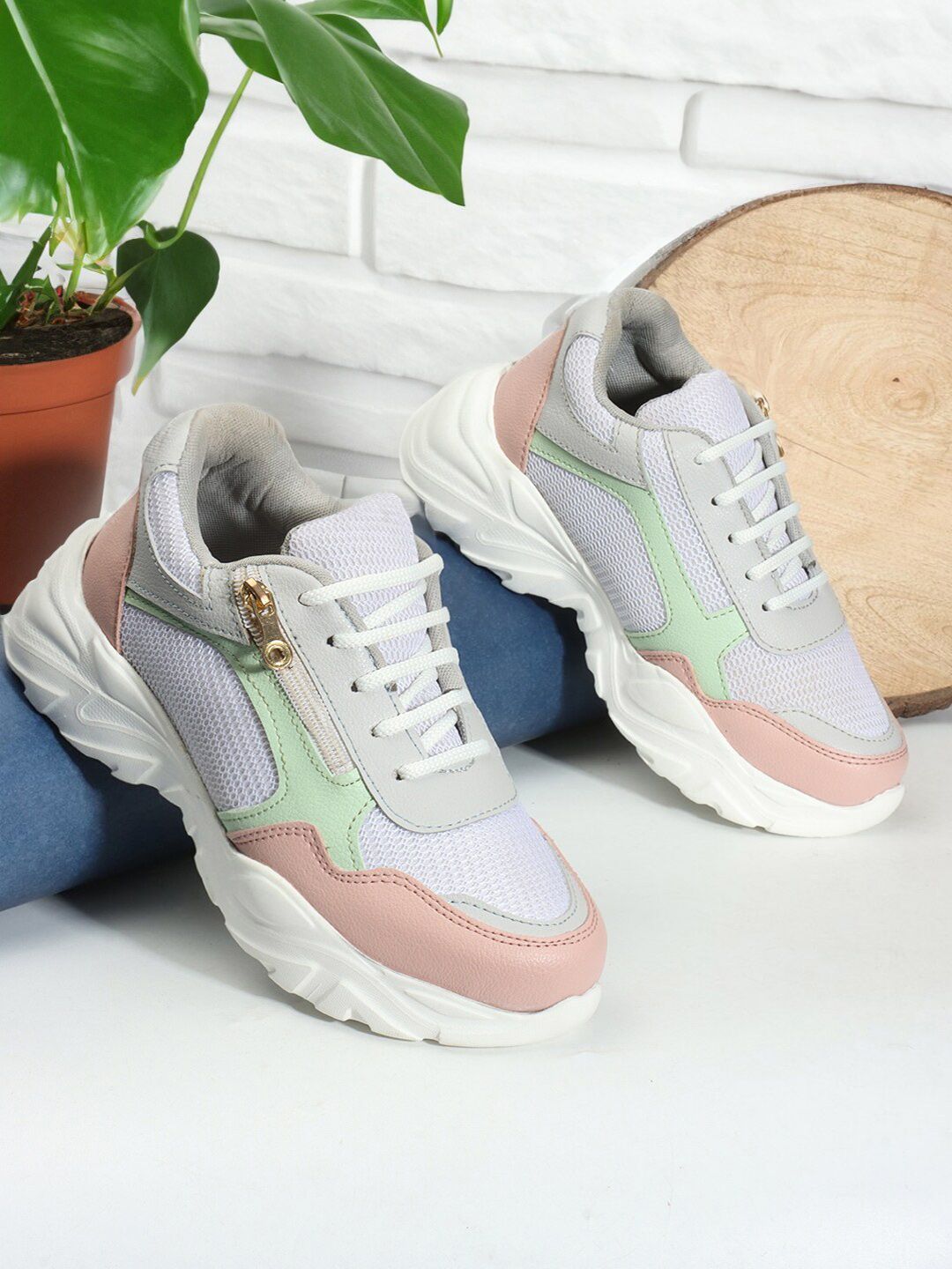 The Roadster Lifestyle Co. Colourblocked Lace Up Chunky Sneaker