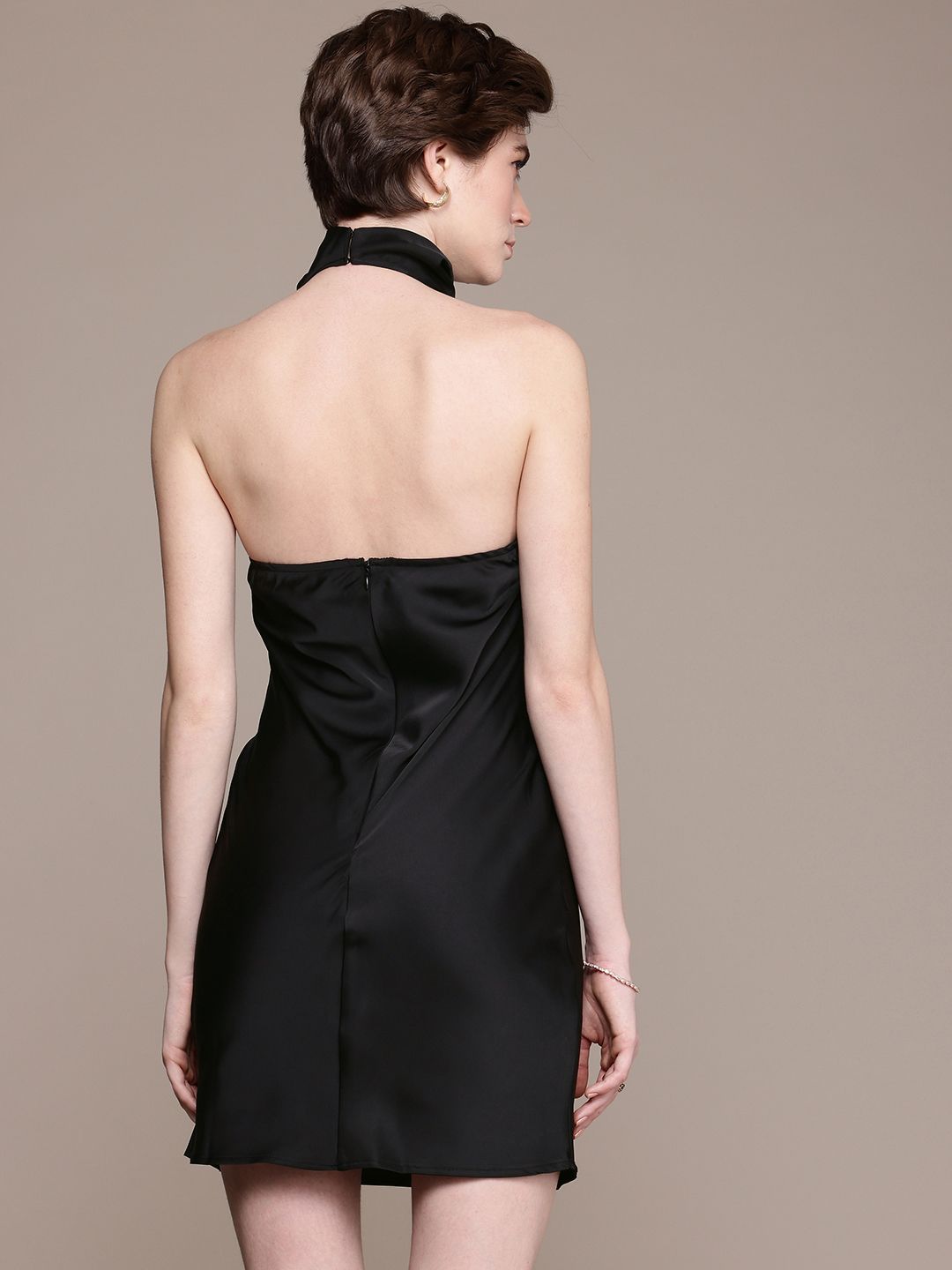 Buy bebe Halter Neck Sheath Mini Dress - Dresses for Women 27199422 | Myntra