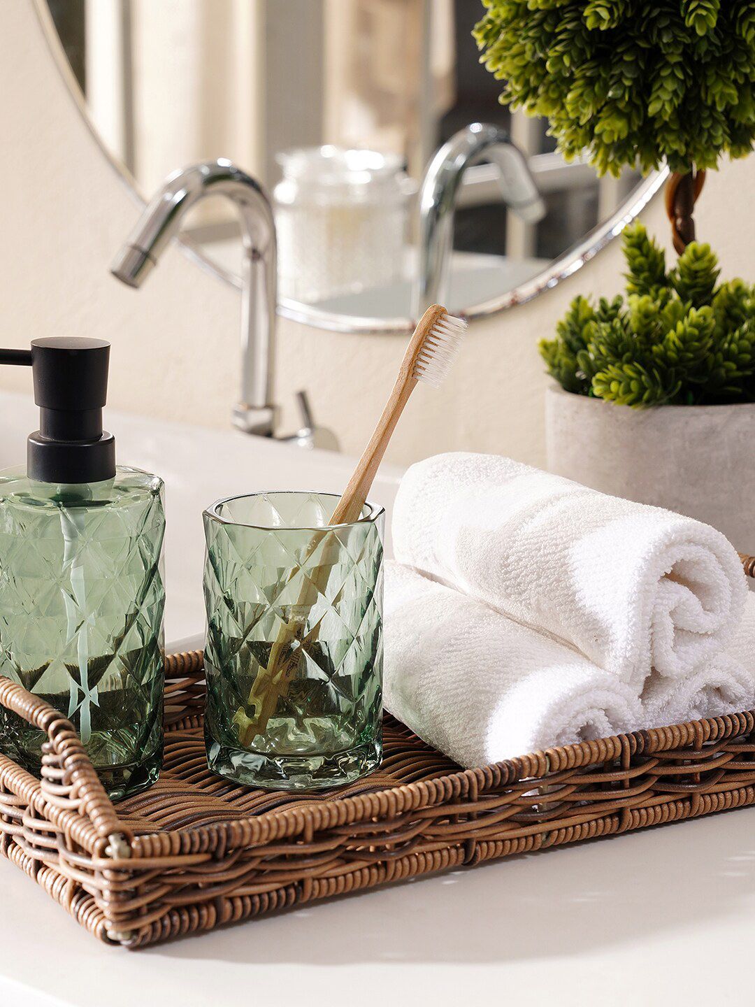 Pure Home and Living Green Glass Textured Toothbrush Holder