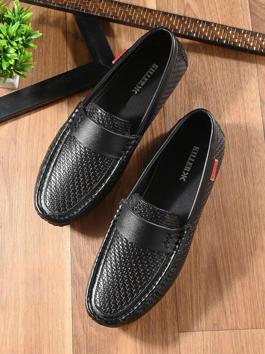 Killer Men Textured Round Toe Lightweight Loafers