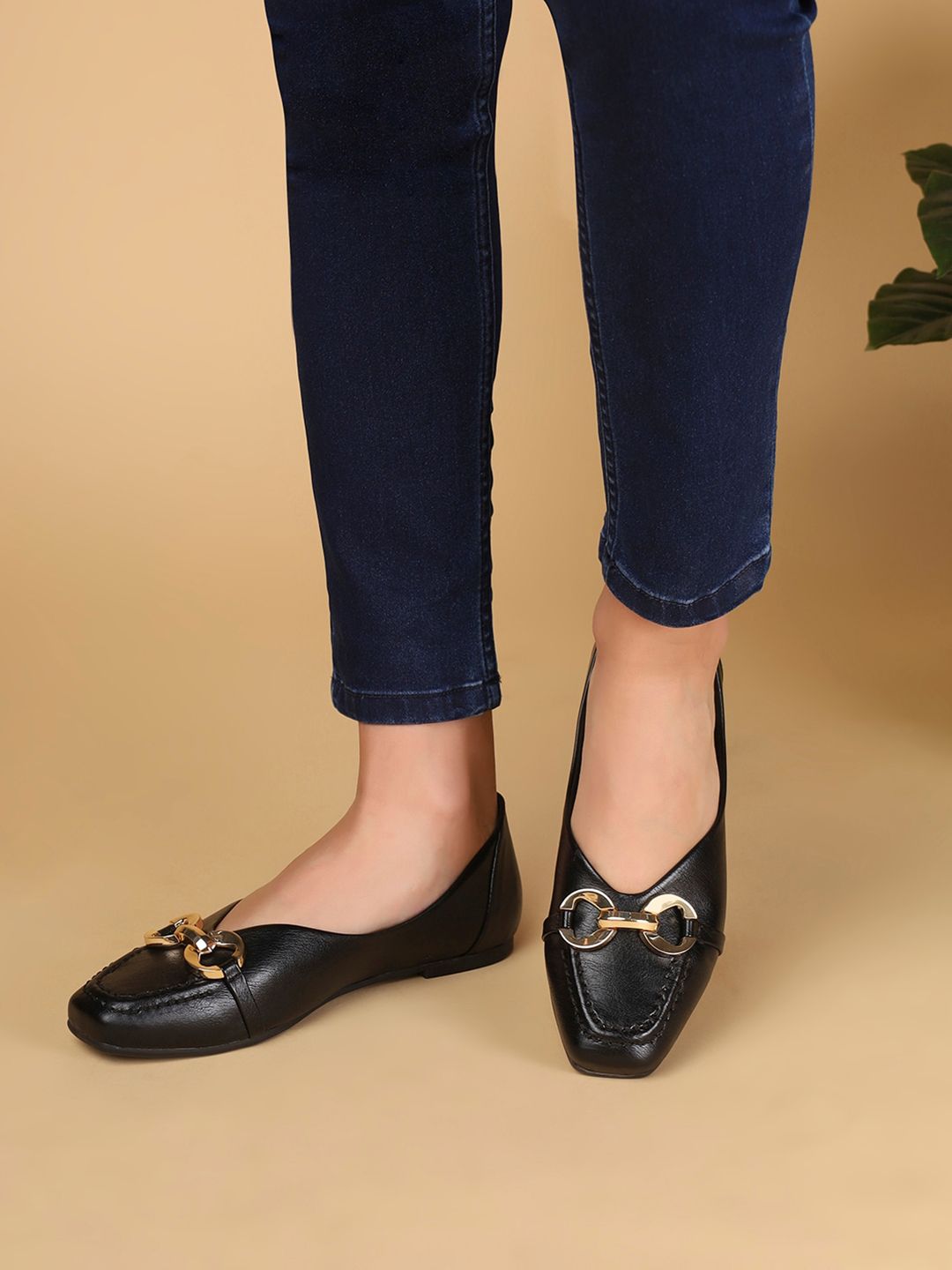 T.ELEVEN Round Toe Ballerinas Flats