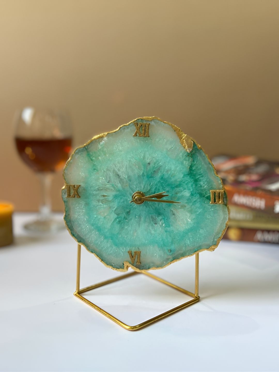 HOMEARTE Green & White Geometric Vintage Table Clock