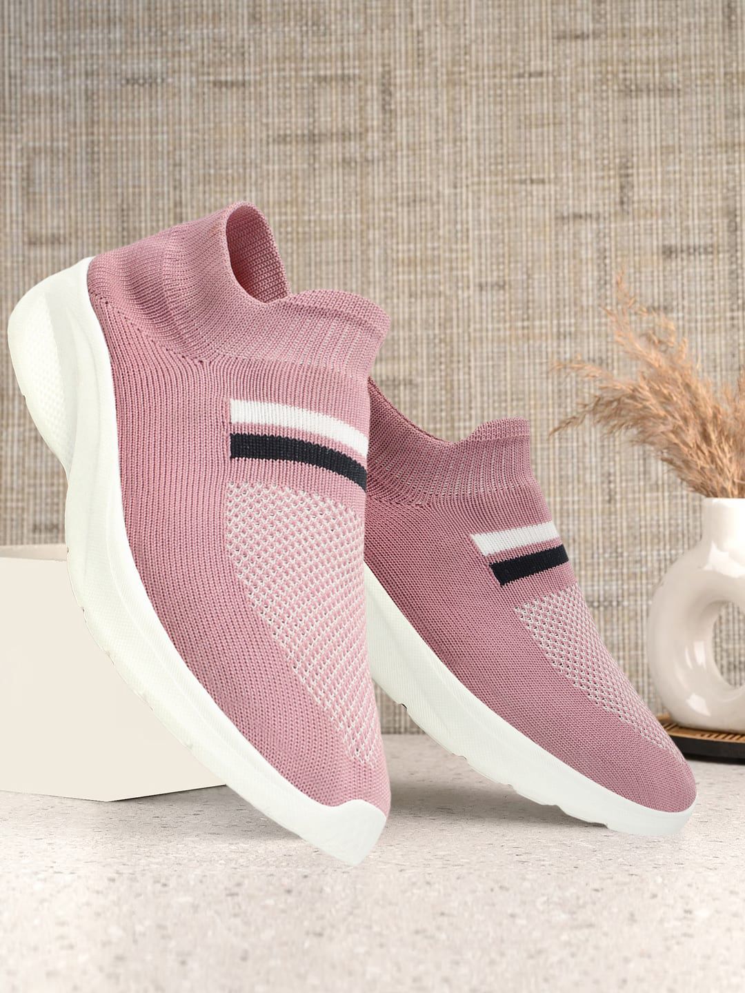 SPRENGE Women Textured Lightweight Slip-On Sneakers