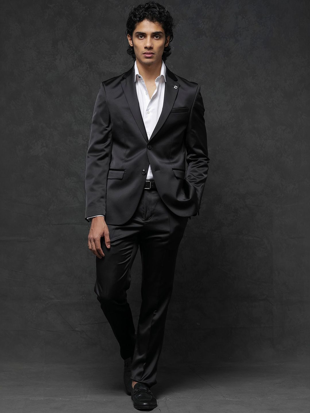 RARE RABBIT RARE RABBIT Men Black Plain Full Sleeve Lapel Neck Tailored Fit Suits