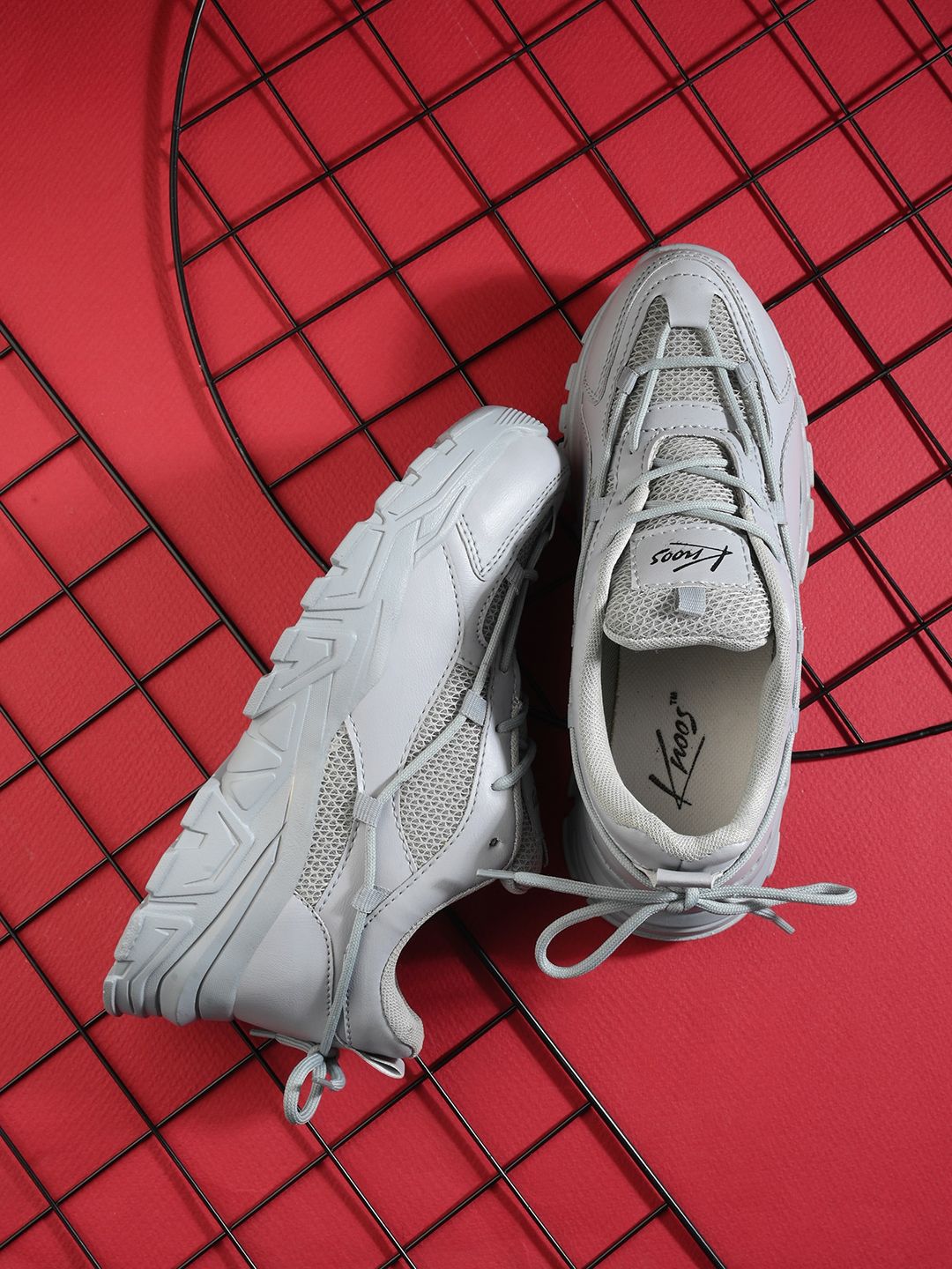 knoos Women Round Toe Water Repellent Upper Mesh Sneakers