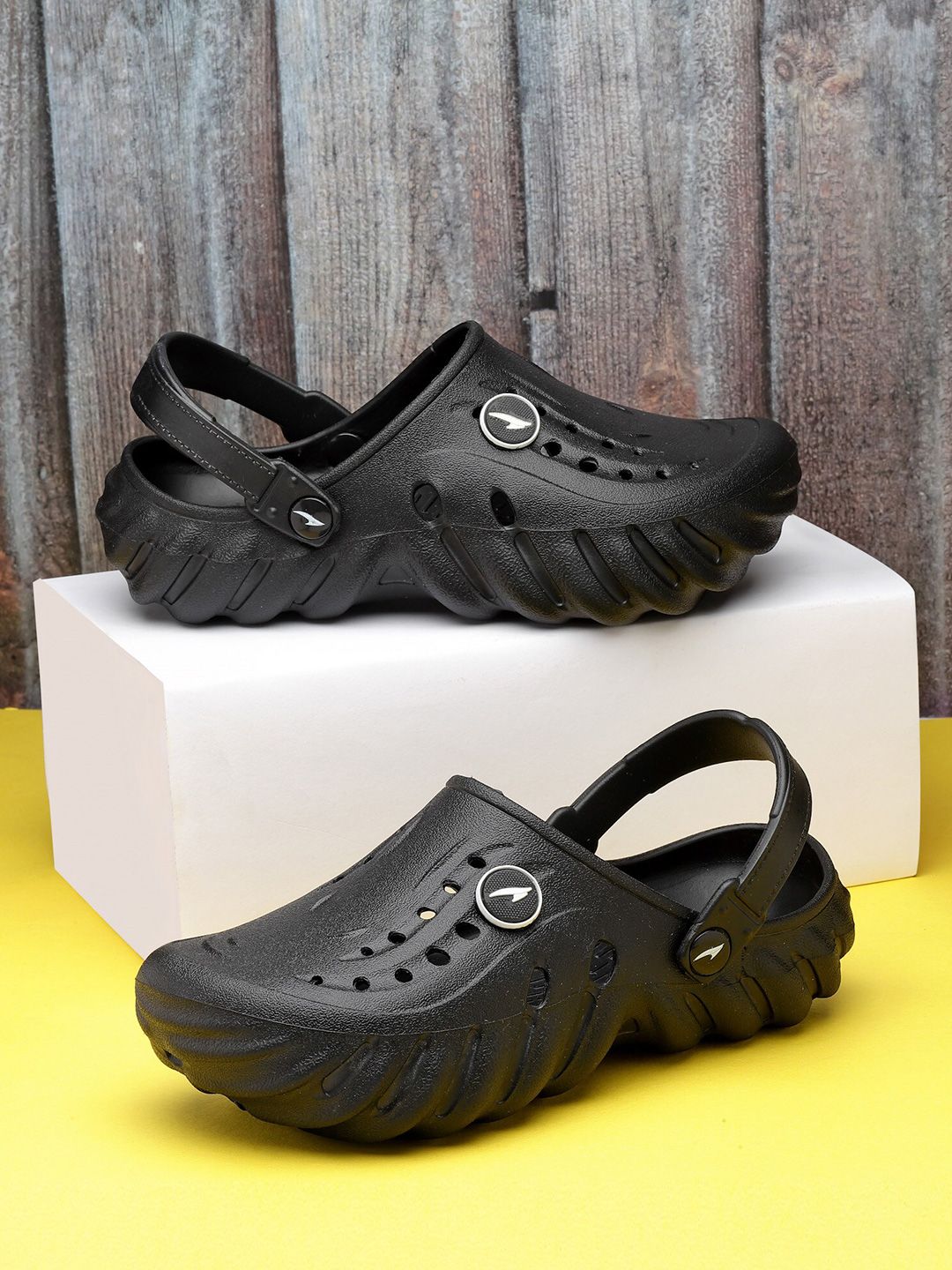 ASIAN Men Clogs
