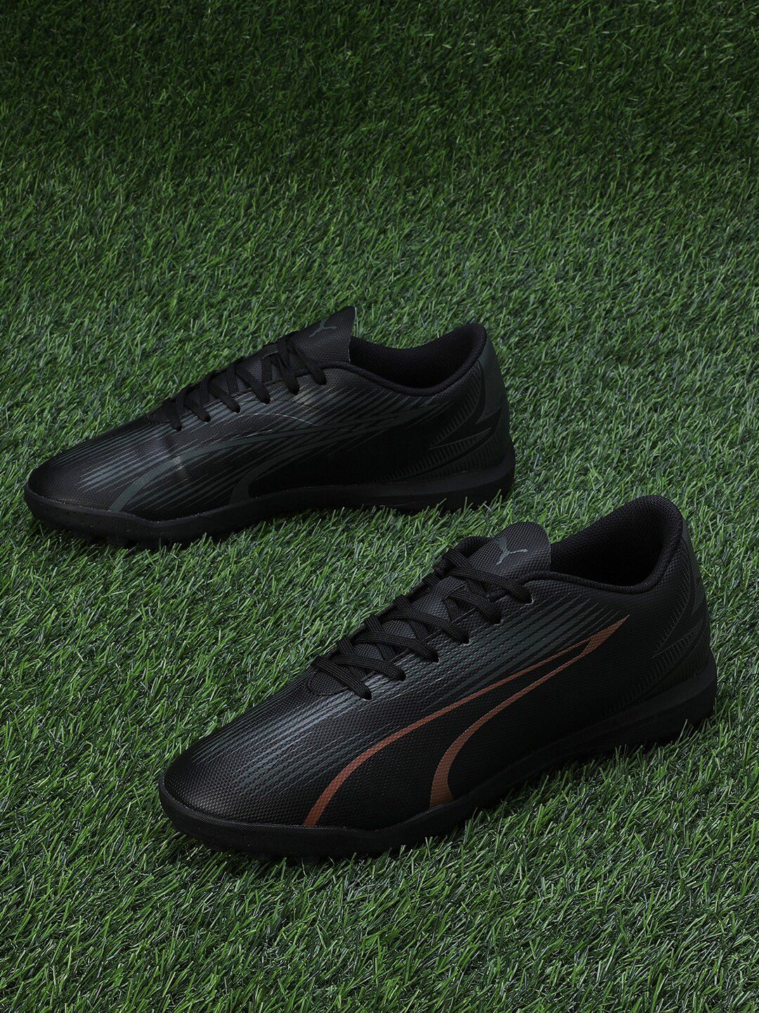 Puma Unisex ULTRA PLAY TT Football Boots