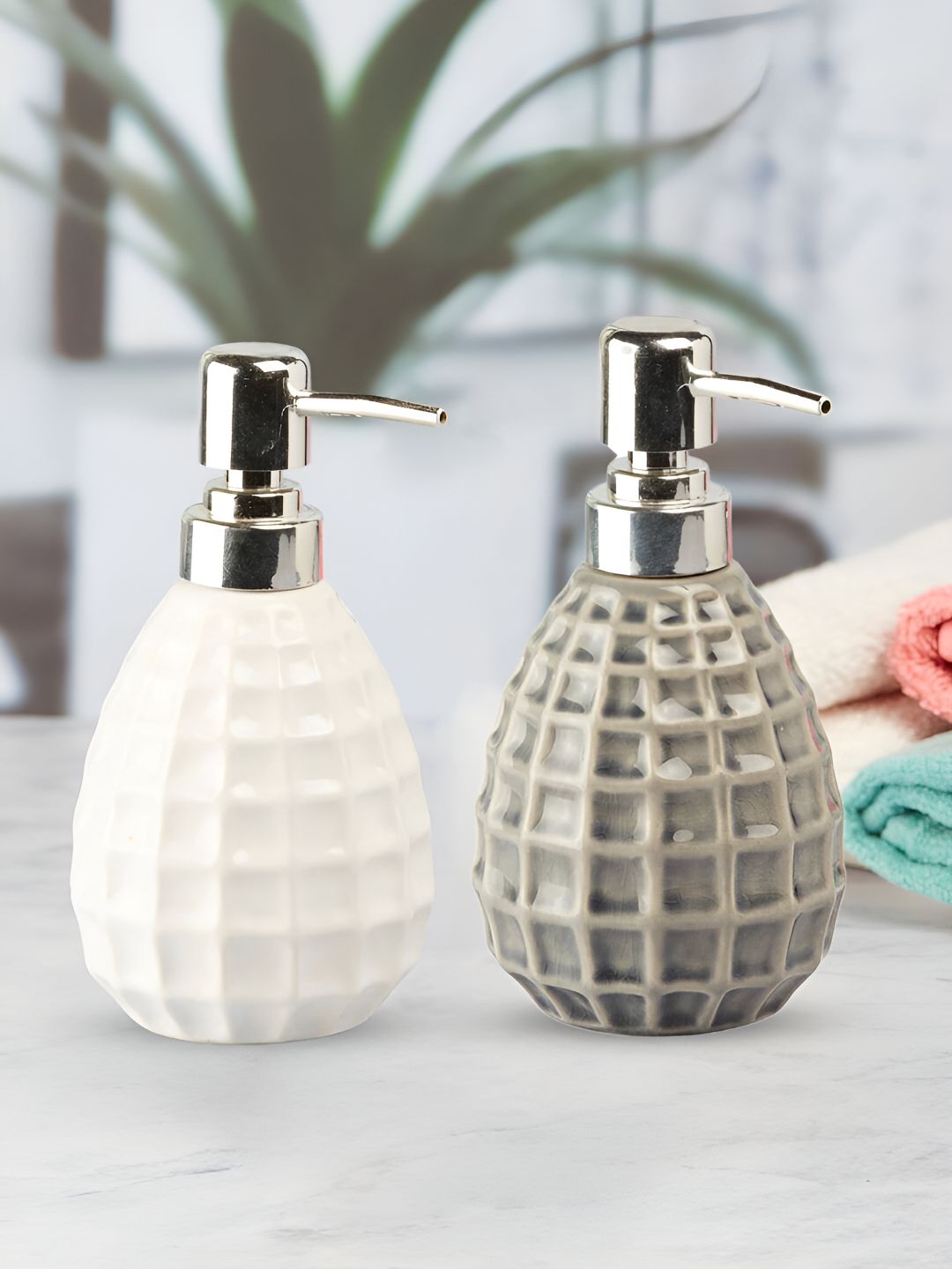 Kookee White & Grey 2 Pieces Textured Ceramic Soap Dispenser
