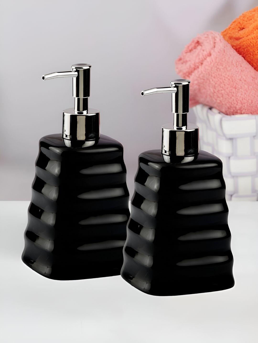 Kookee Black 2 Pieces Abstract Ceramic Soap Dispenser