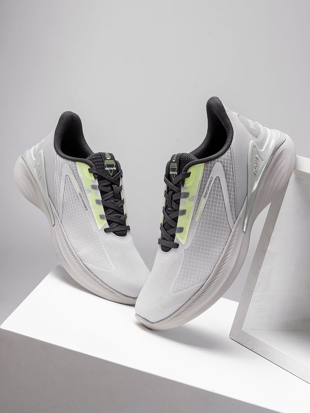 Red Tape Drift +Men Mesh Walking Shoes