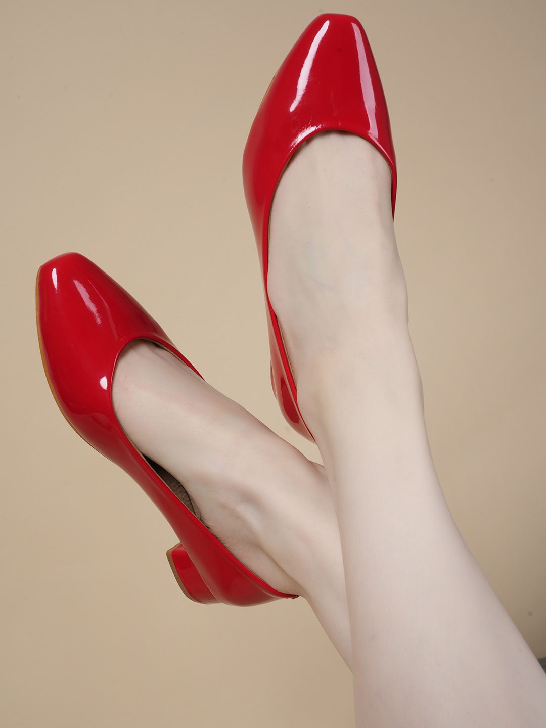 DressBerry Red Round Toe Block Heeled Pumps