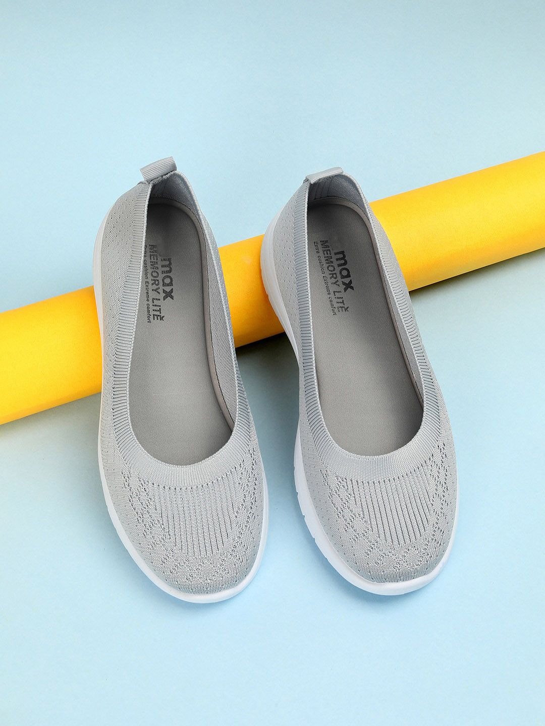 max Women Textured Slip-On Sneakers