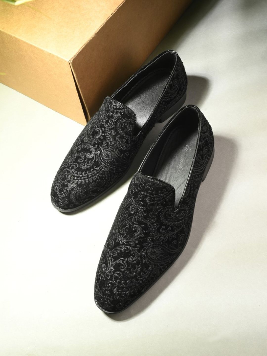 House of Pataudi Men Woven Design & Sequinned Lightweight Ethnic Loafers