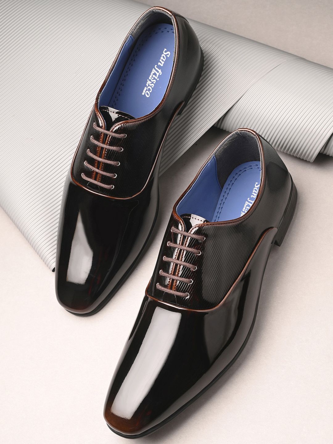 San Frissco Men Solid Patent Glossy Lightweight Comfortable Lace-Up Oxford Shoes
