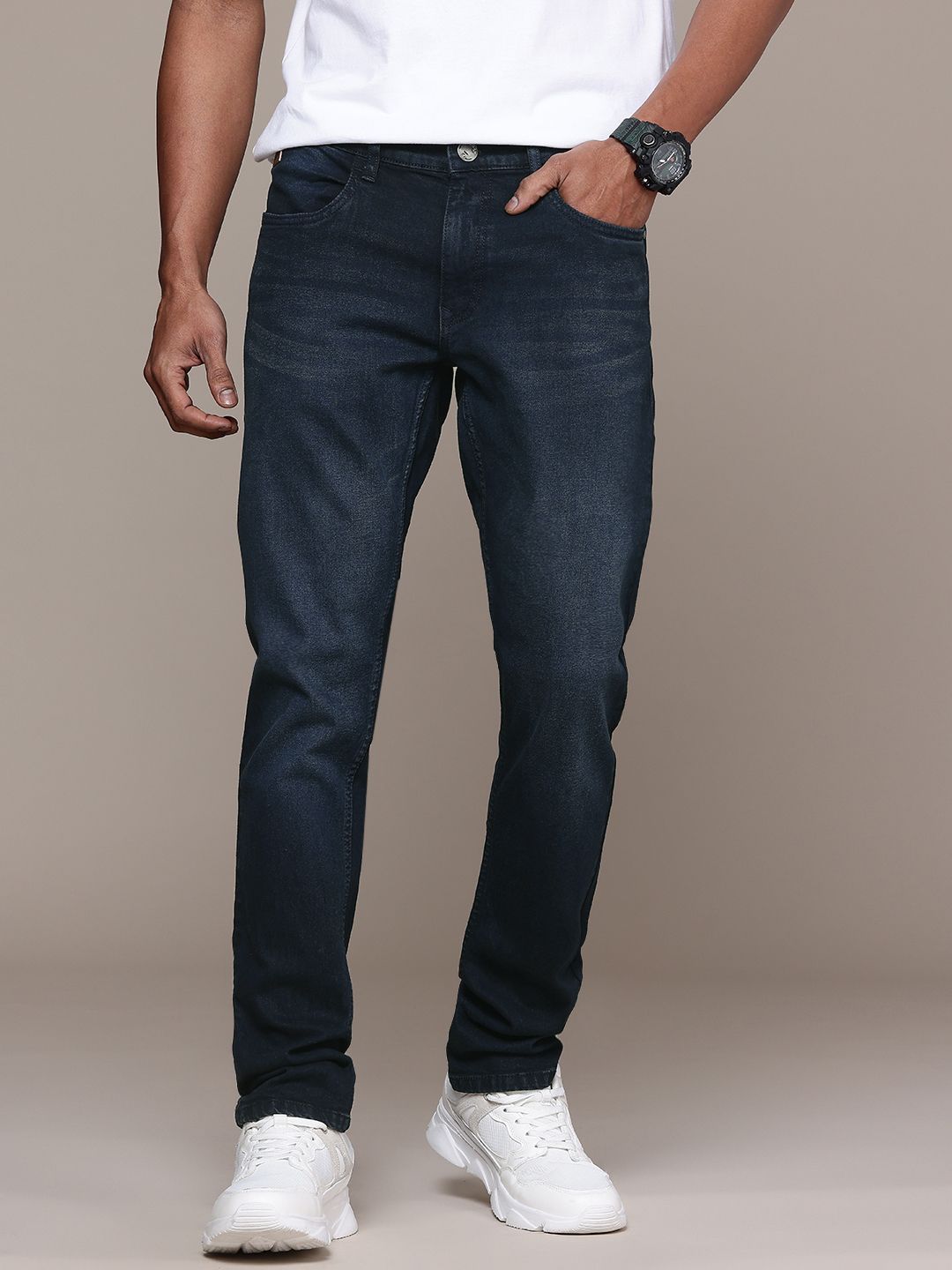 WROGN Men Slim Fit Light Fade Stretchable Jeans