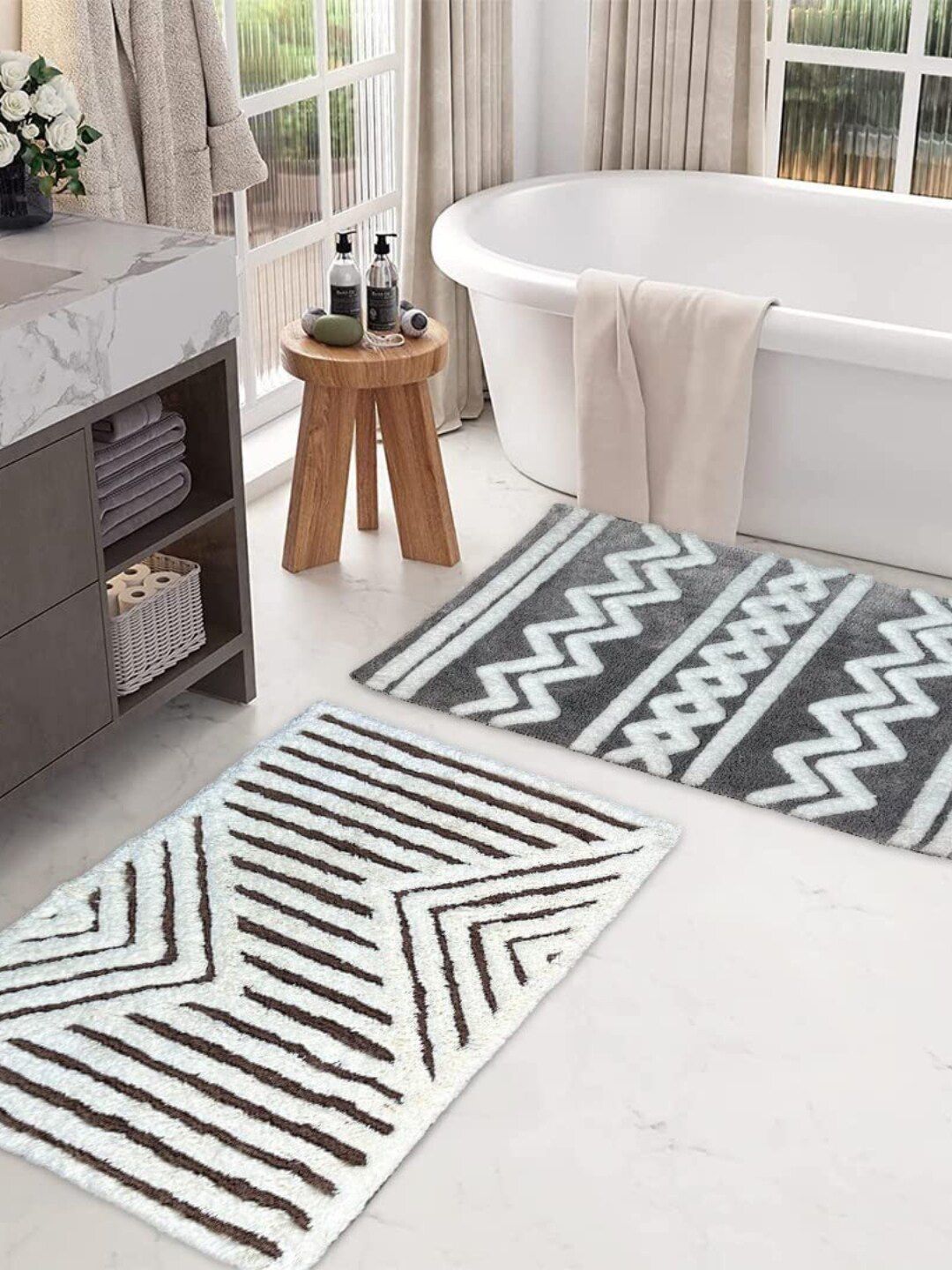 SENSES White & Olive Embossed 2000 GSM Cotton Anti-skid Bath Rug