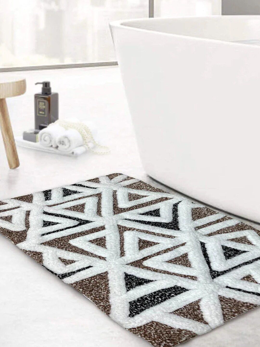 SENSES Brown & White Embossed 2000 GSM Cotton Anti-skid Bath Rug