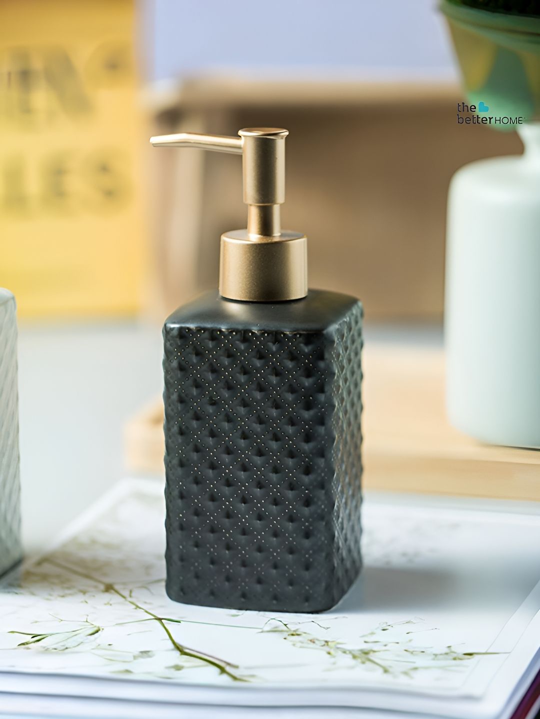 The Better Home Black & Gold Toned Textured Ceramic Soap Dispenser 350 ml