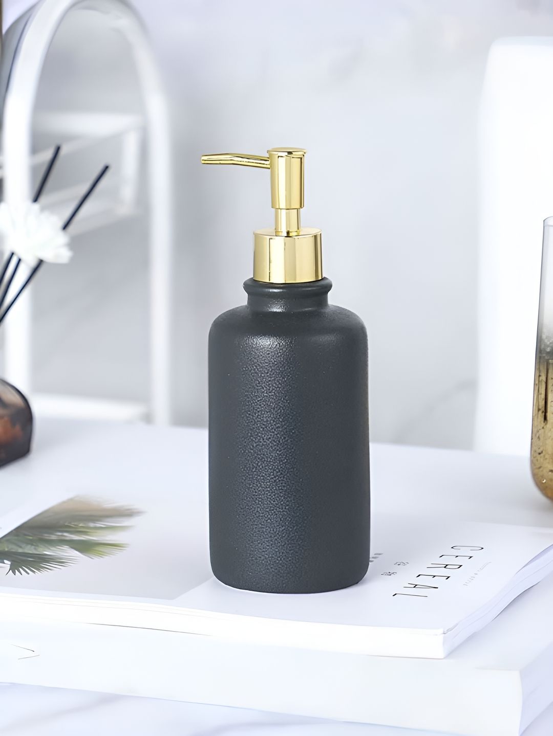 The Better Home Black Glossy Soap Dispenser Bottle 400 ml