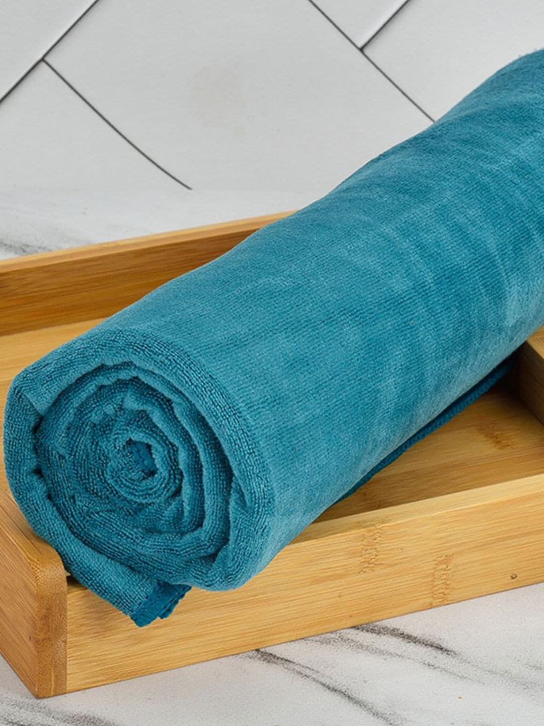Aura Green Microfiber 300 GSM Absorbent UltraSoft Anti-Fade Bath Towel