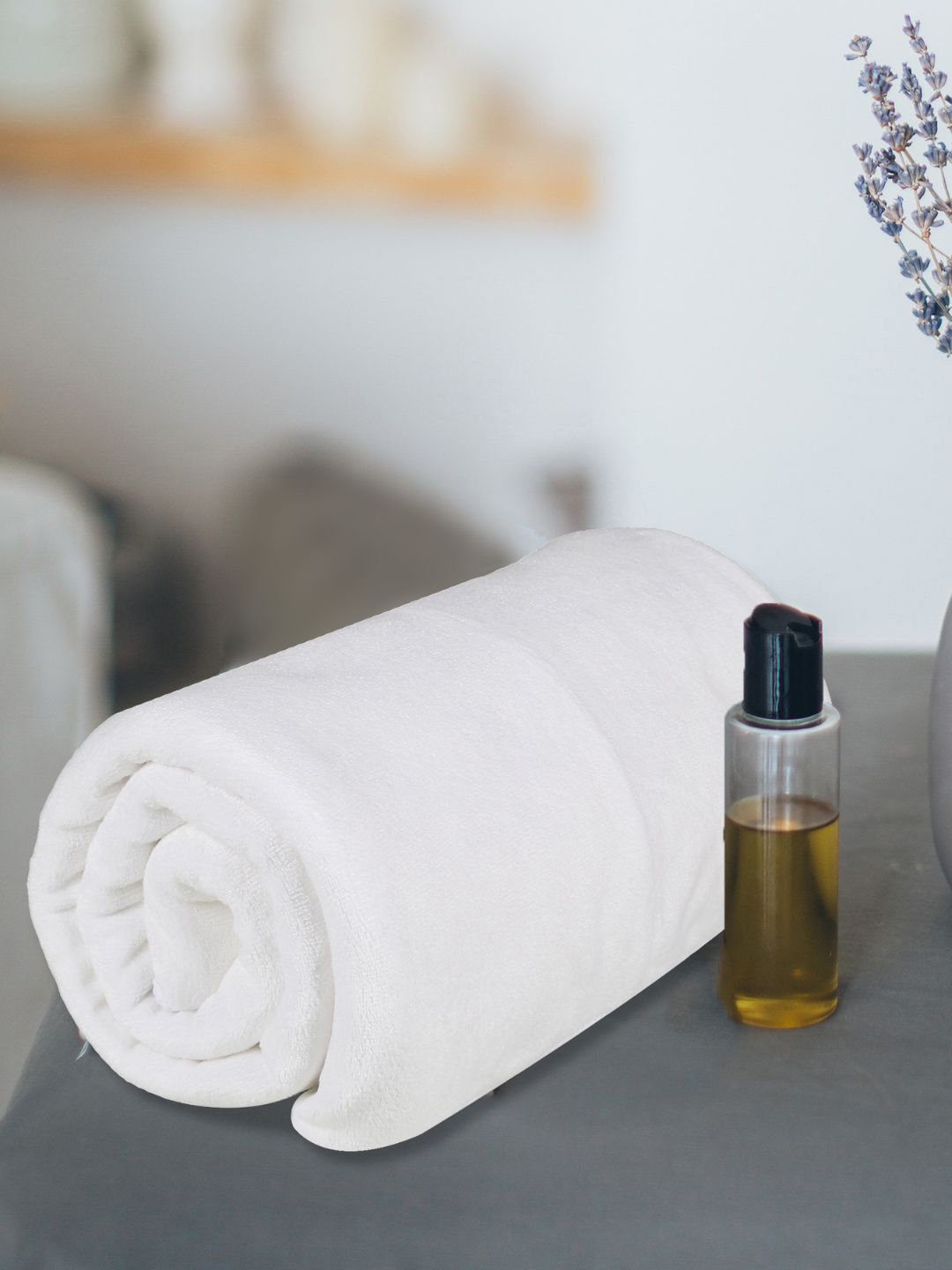 Aura White Absorbent UltraSoft Anti-Fade 400 GSM Bath Towel