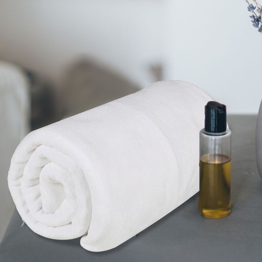 Aura White Microfiber 400 GSM Absorbent Ultra Soft Anti-Fade Bath Towels