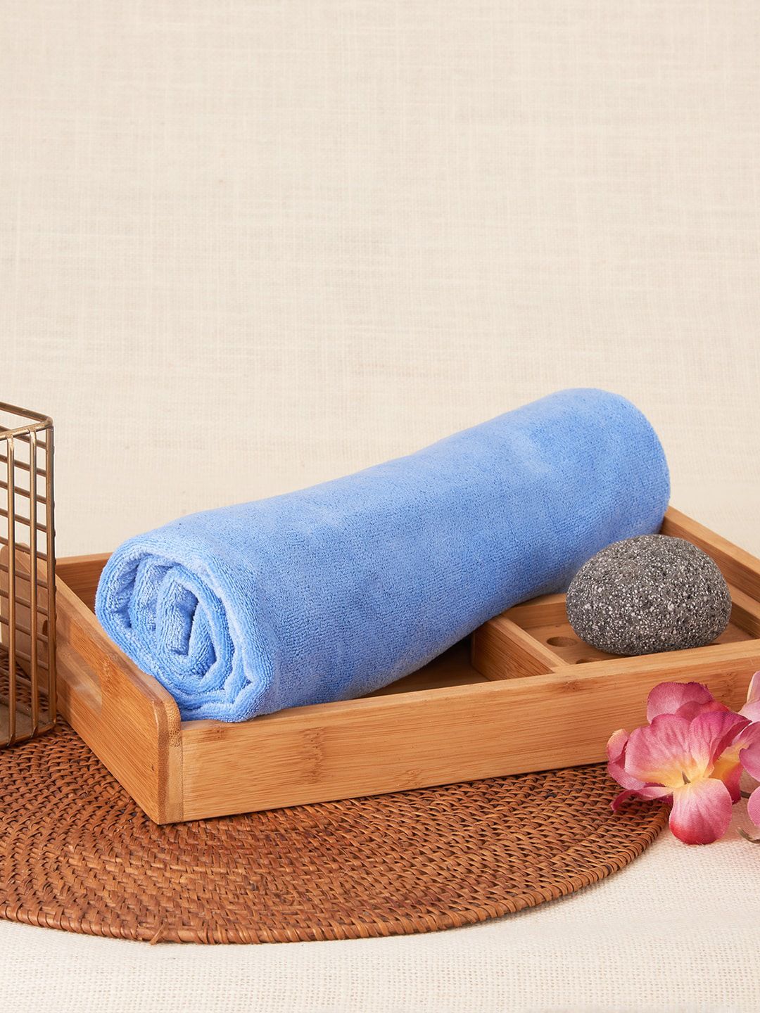 Aura Blue Microfiber 400 GSM Absorbent Ultra Soft Anti-Fade Bath Towel