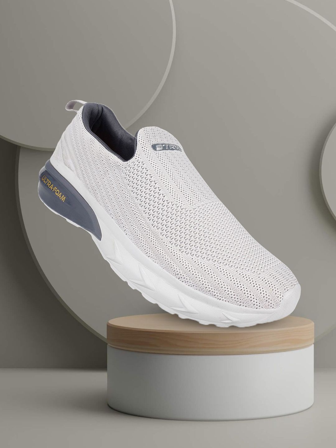 TRV Men Round Toe Mesh Slip-On Walking Shoes