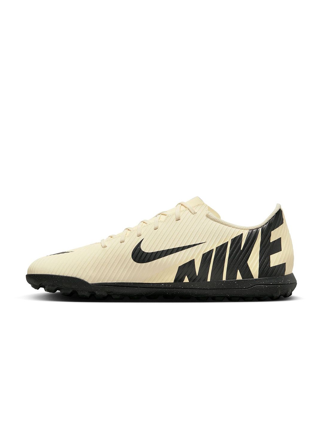 myntra nike football boots