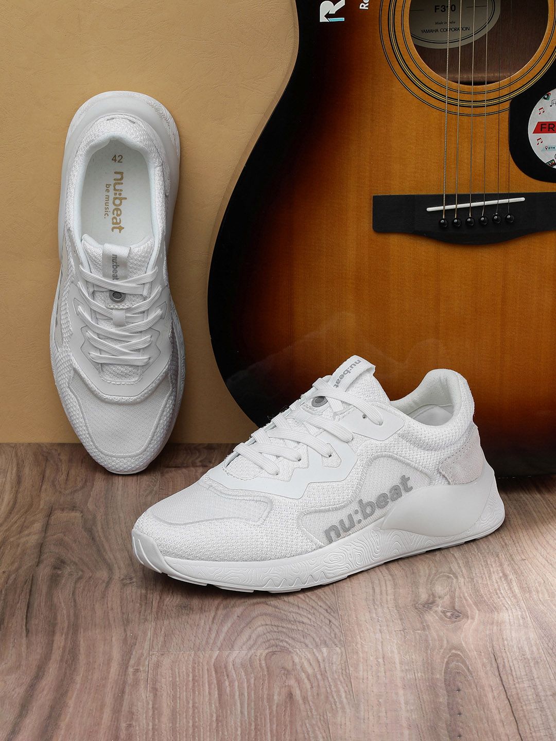 nubeat HIPSONIC White Men Sneakers