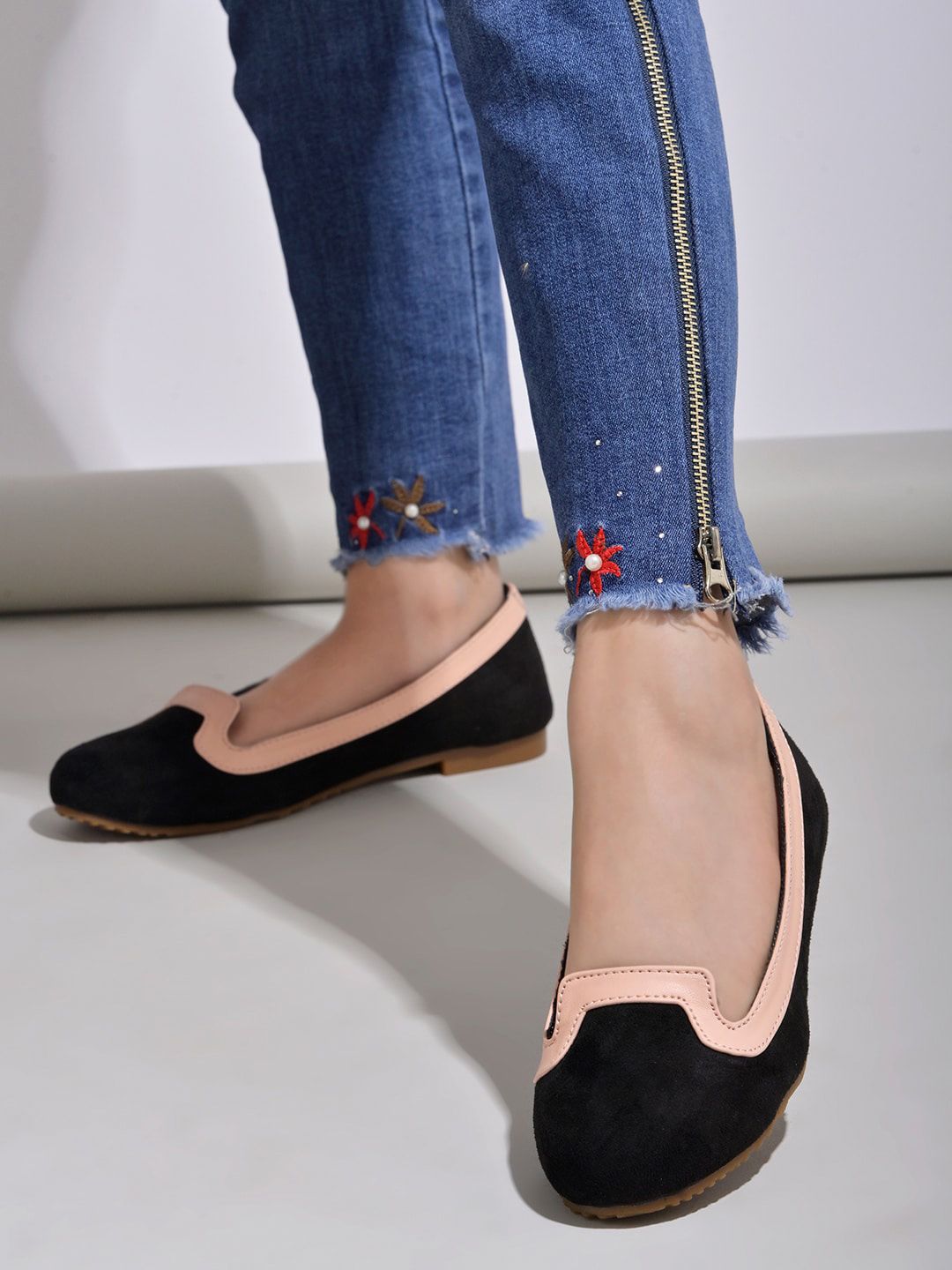 Shoetopia Round Toe Ballerinas