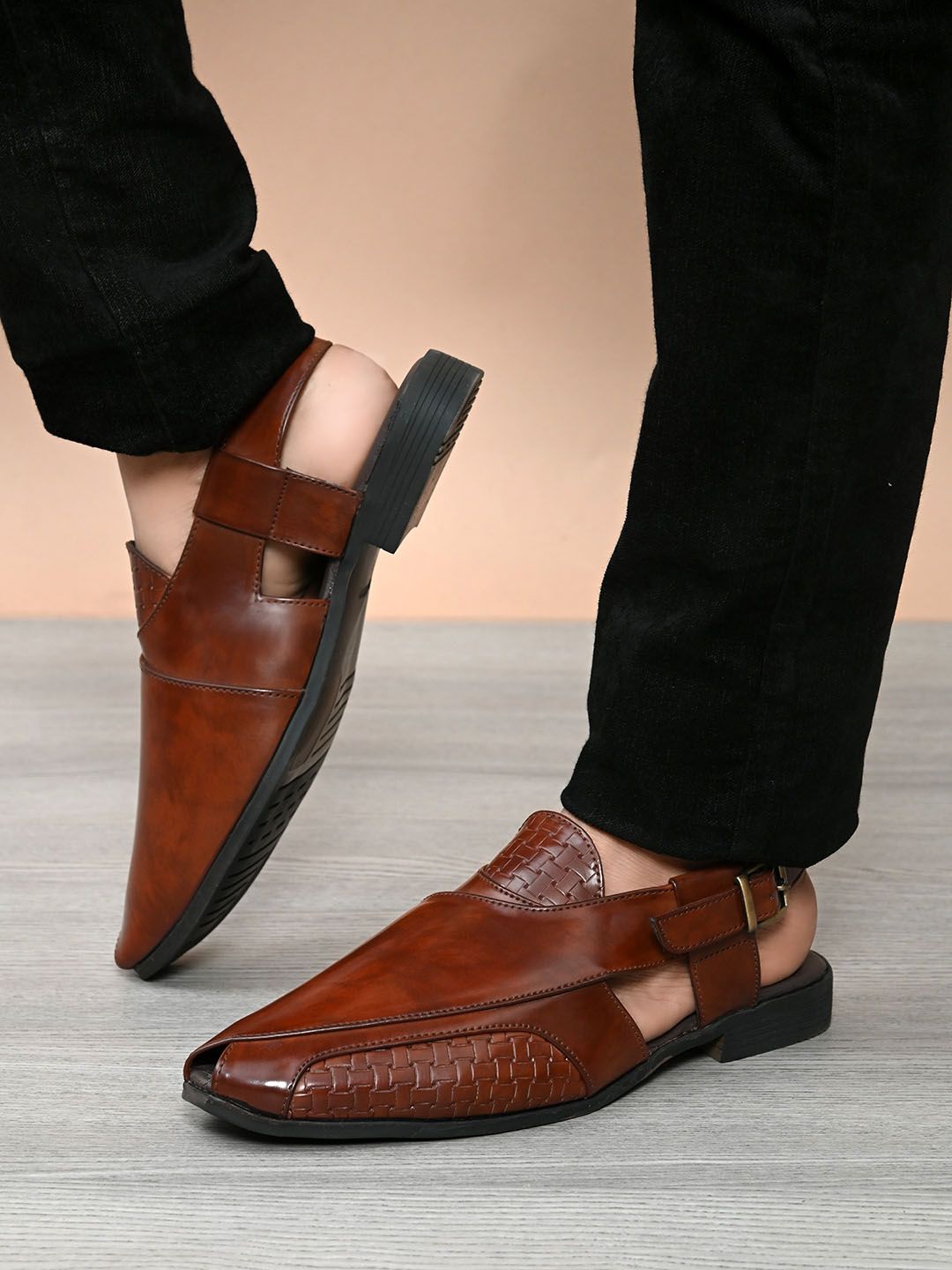 Men Shoe-Style Sandals House of Pataudi Men Textured Shoe-Style Sandals