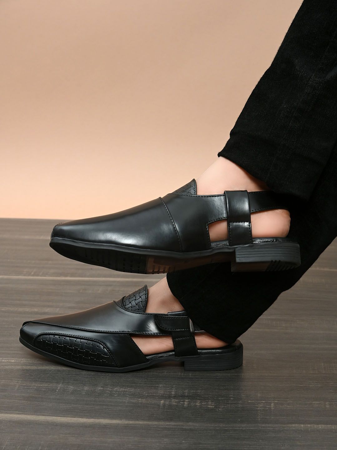 Men Shoe-Style Sandals House of Pataudi Men Shoe-Style Sandals
