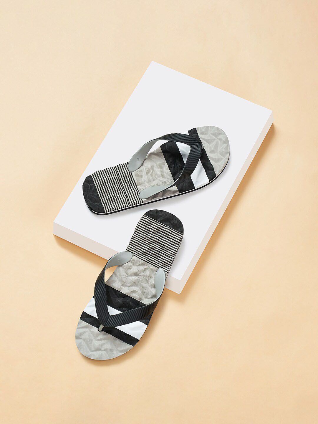 Ajile by Pantaloons Men Printed Thong Flip-Flops
