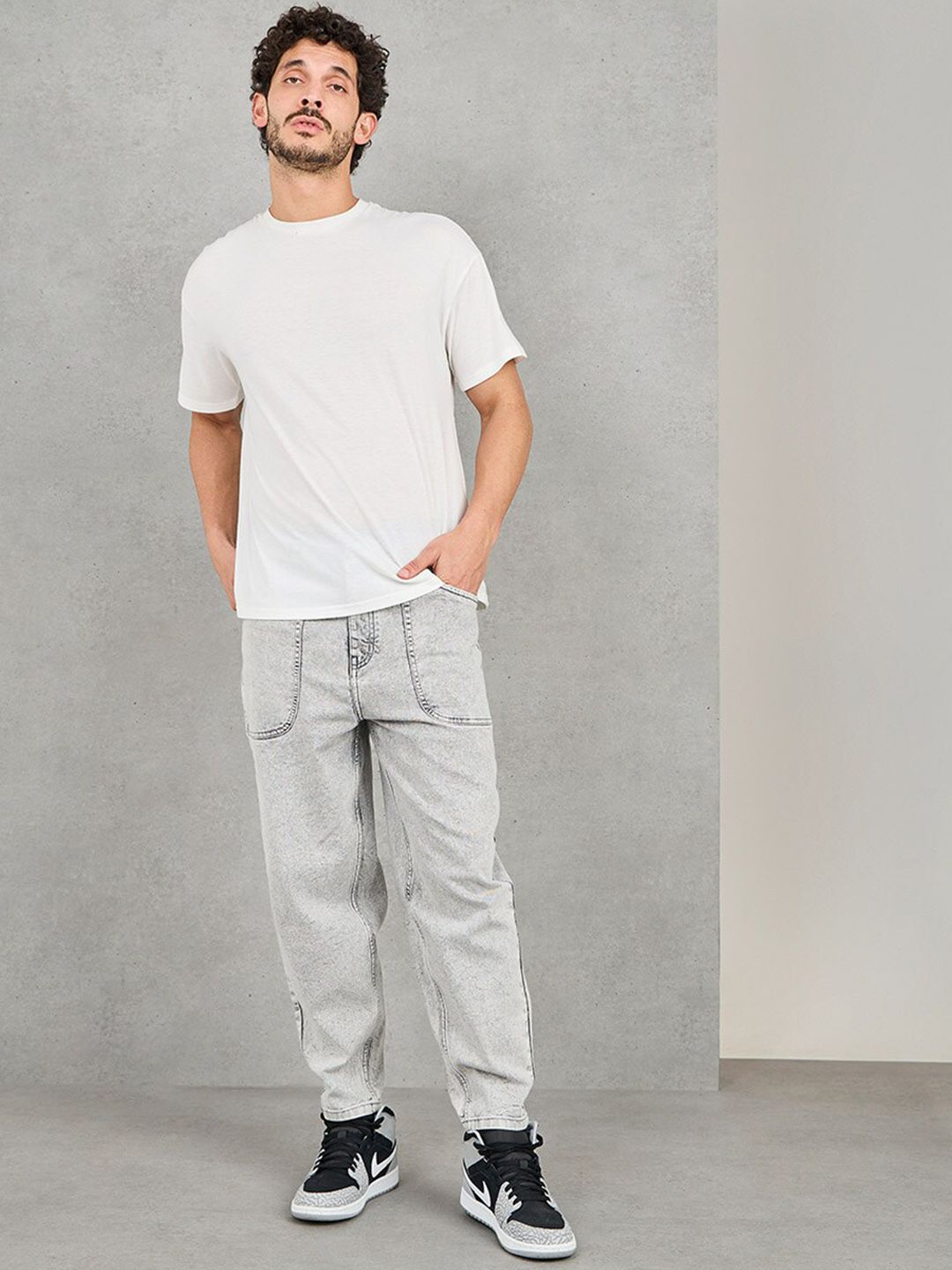Styli Men Mid Rise Light Wash Balloon Fit Jeans
