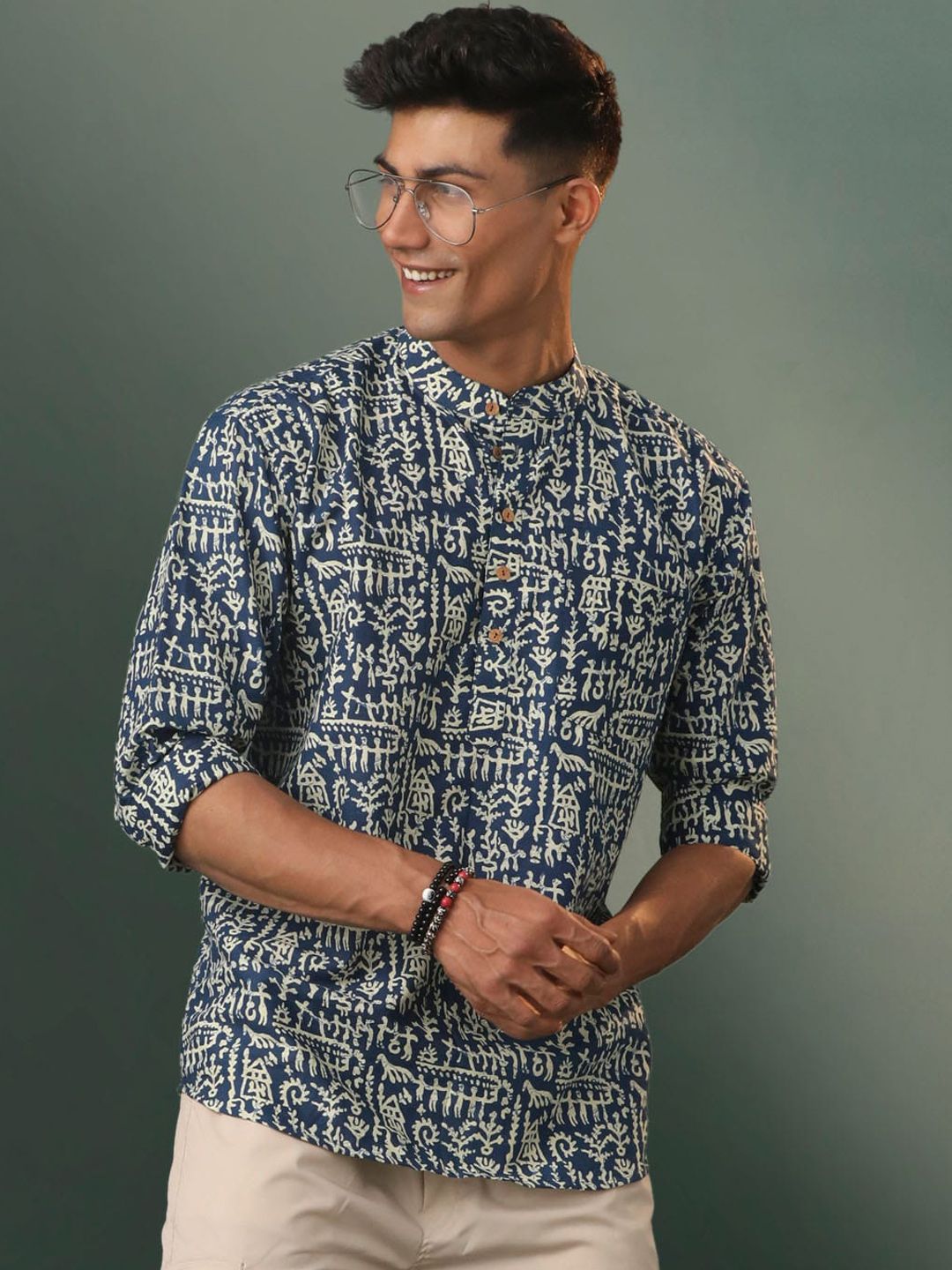 VASTRAMAY Geometric Printed Thread Work Cotton Kurta