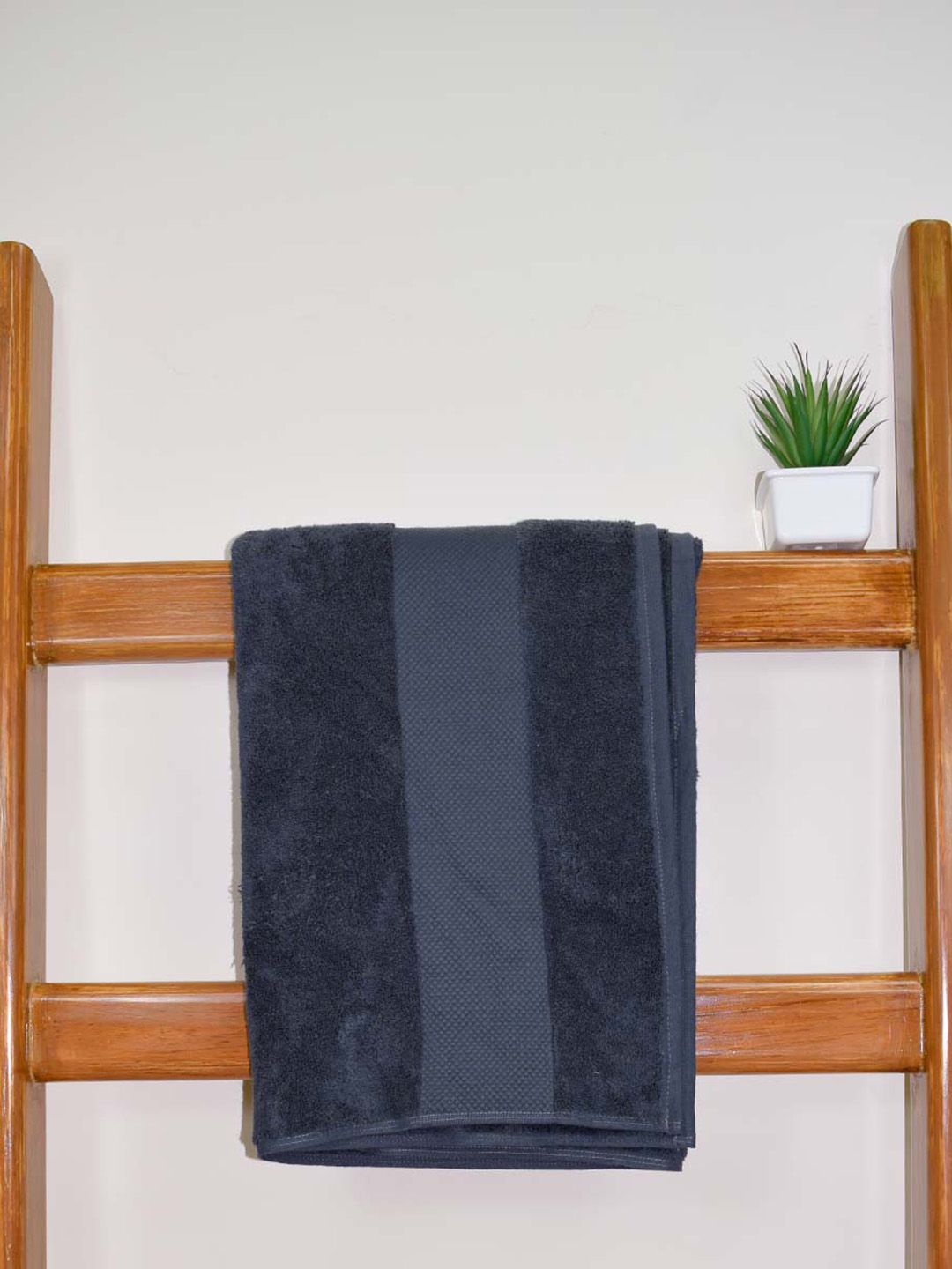 Aura Charcoal Organic Cotton 610 GSM Bath Towel
