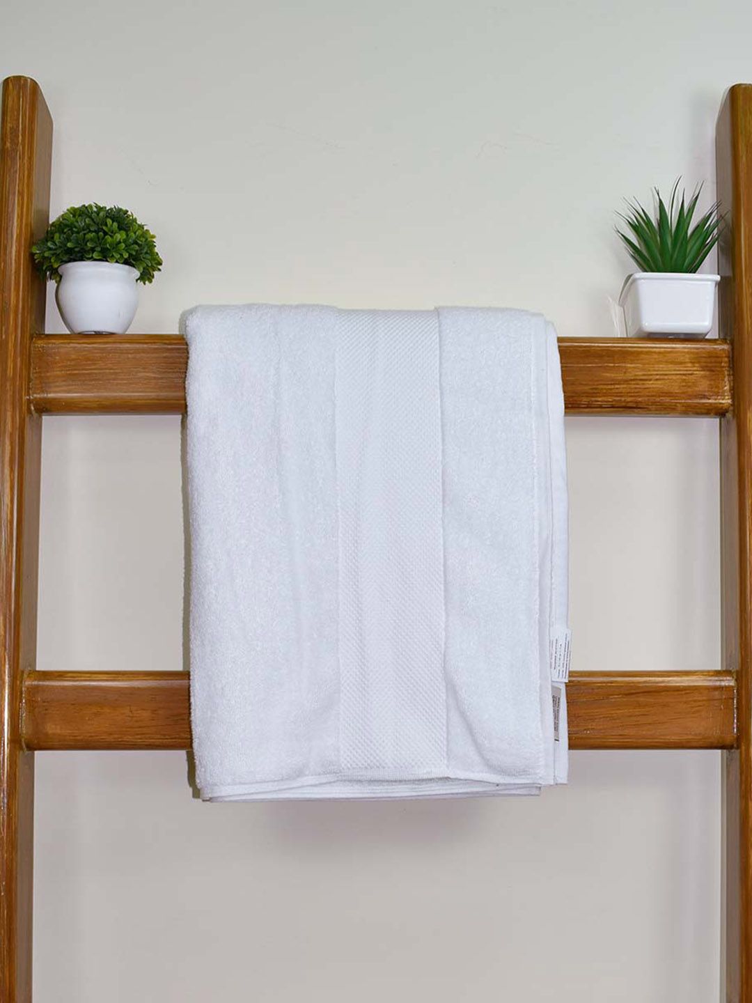Aura White Organic Cotton 610 GSM Bath Towel