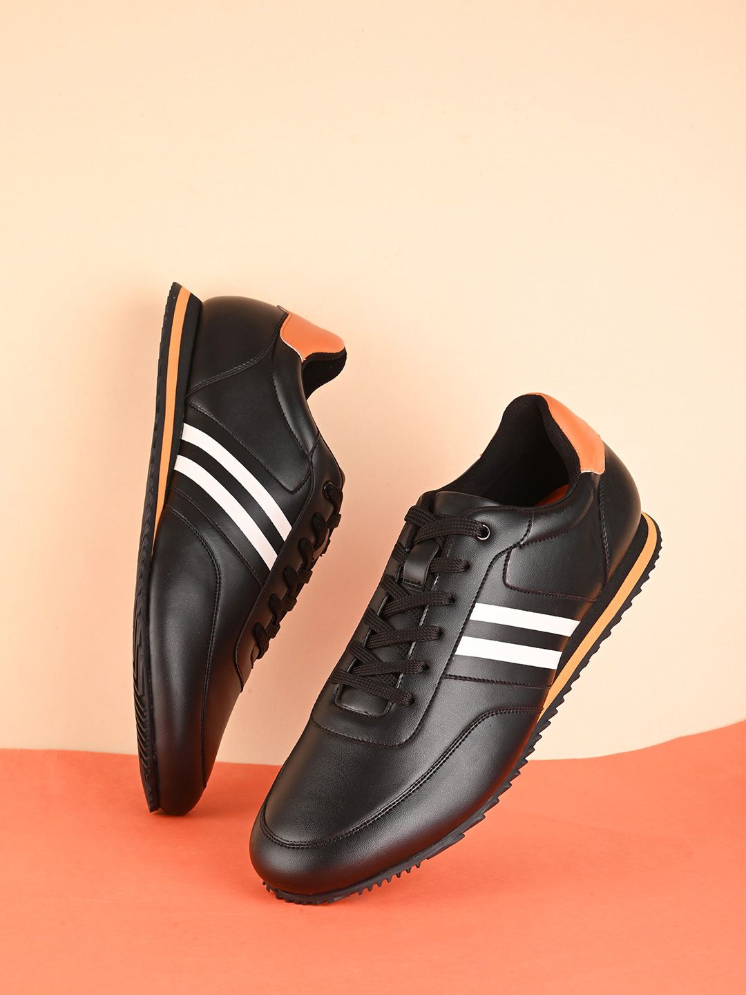 HRX by Hrithik Roshan Men Black & White Striped Lightweight Sneakers