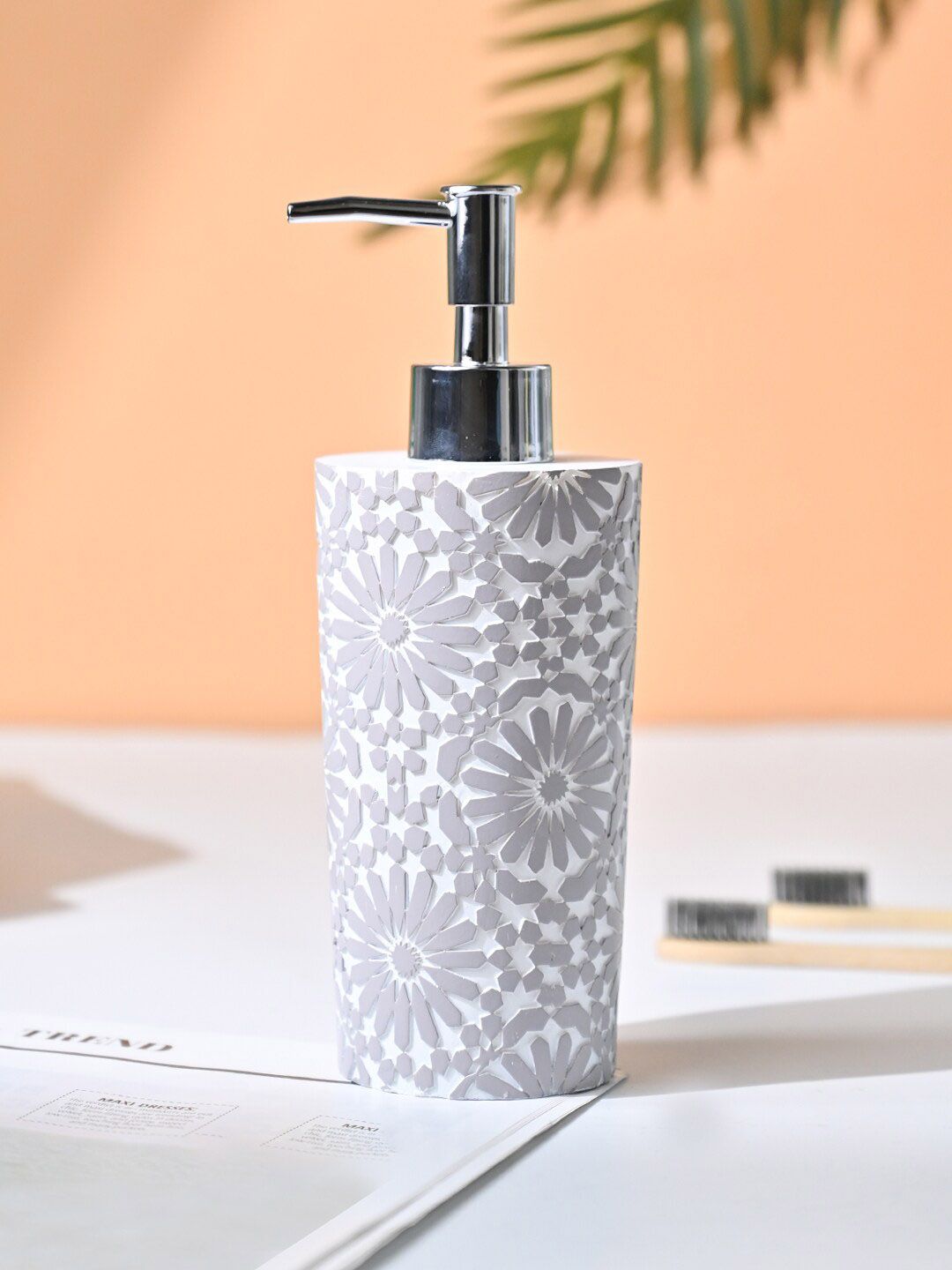 MARKET99 Unisex White Bathroom Accessories