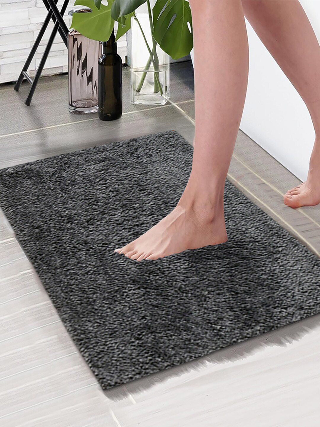 Aura Grey 1850 GSM Rectangular Microfiber Bath Rug